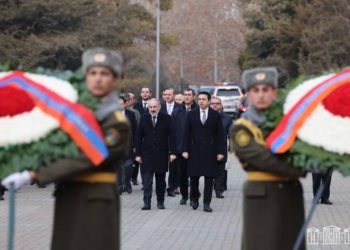 Должностные лица Армении почтили память жертв сумгаитского преступления