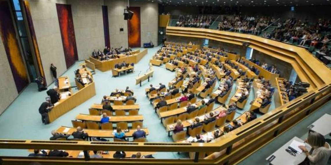 Депутаты Нидерландов призвали министра ИД выразить позицию относительно снятия блокады Лачинского коридора