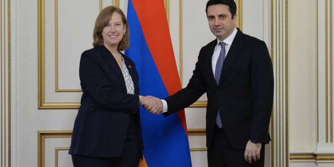 Председатель Национального собрания Армении принял посла США в Армении