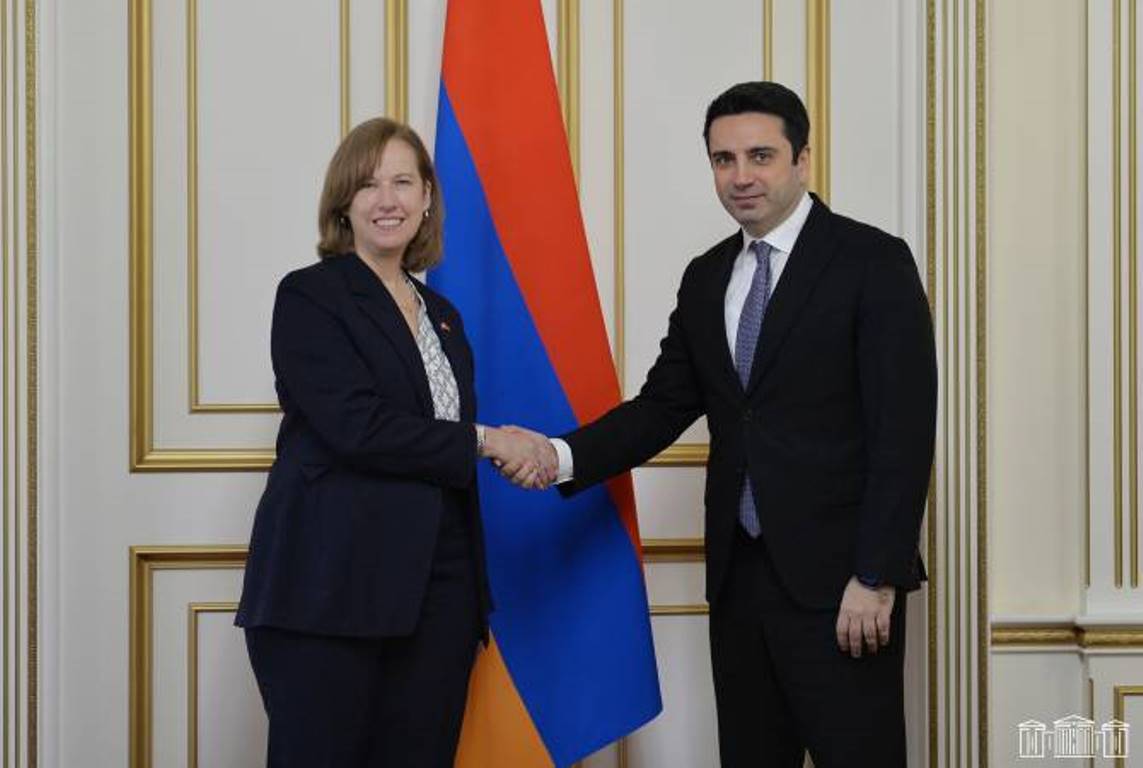 Председатель Национального собрания Армении принял посла США в Армении
