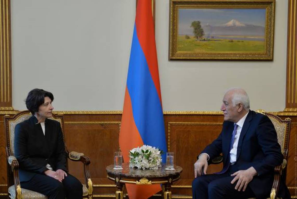 Президент Армении и посол Эстонии коснулись вопроса блокирования Лачинского коридора
