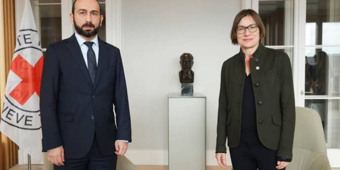 Глава МИД Армении обсудил с президентом МККК возникший в Арцахе гуманитарный кризис 