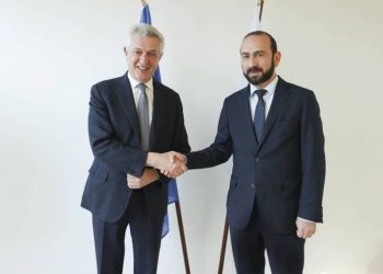 Министр ИД Армении встретился с верховным комиссаром ООН по делам беженцев