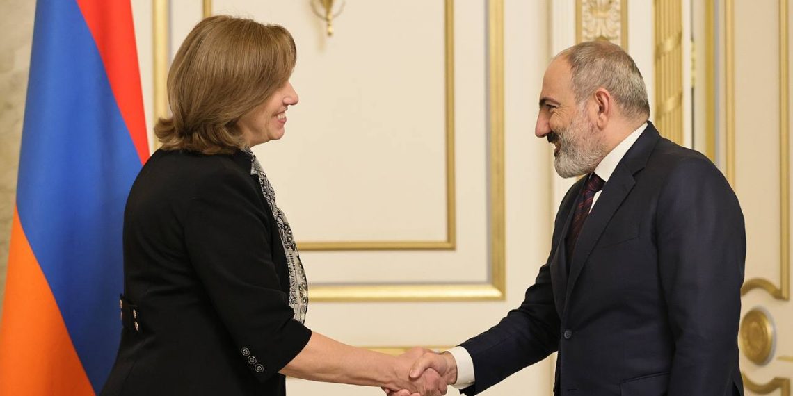 Никол Пашинян принял новоназначенного посла США в Армении Кристину Квинн