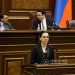Два оппозиционных депутата парламента Армении лишились мандатов