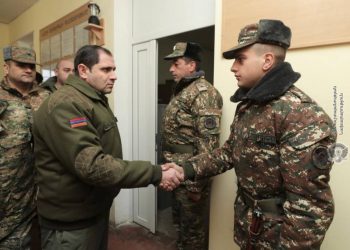 Министр обороны Армении будет посещать воинские соединения и воинские части