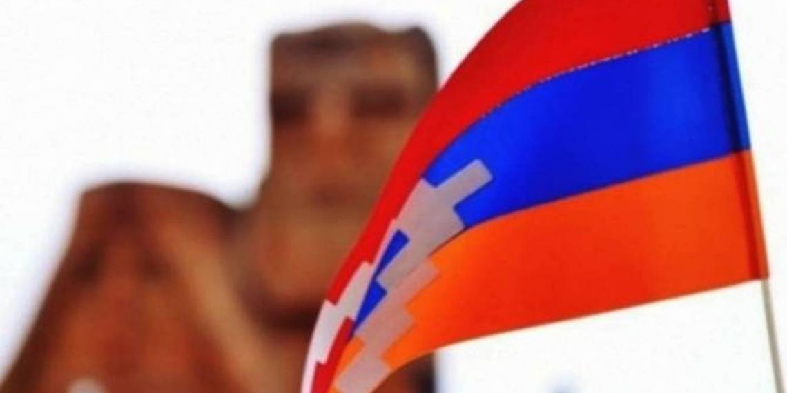 Французская интеллигенция призывает