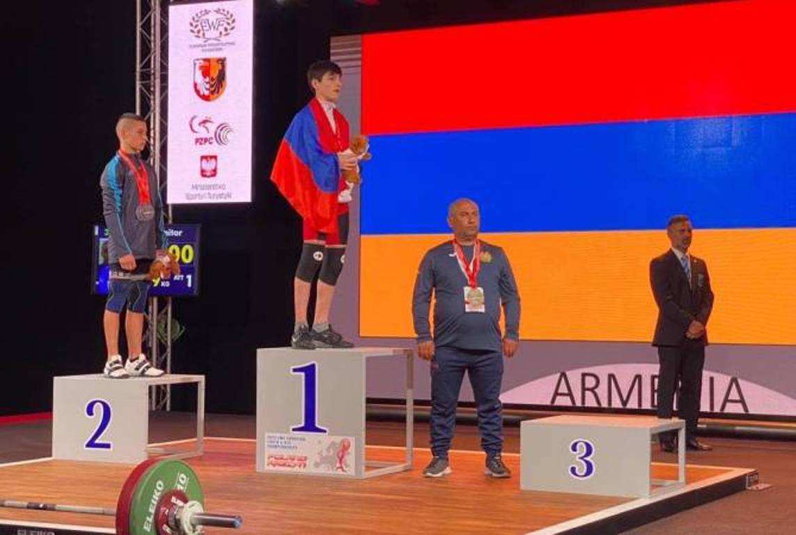 Тяжелоатлет Сережа Барсегян стал золотым призером Молодежного чемпионата мира