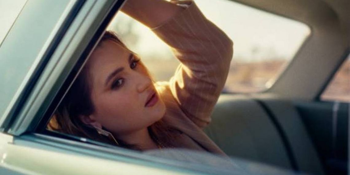 Роза Линн готовится к первому концертному туру в США