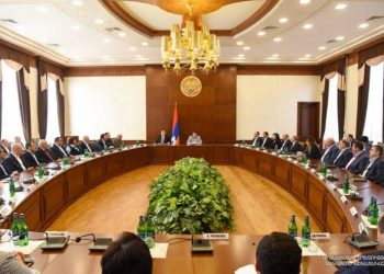 Президент Арцаха представил нового госминистра и сообщил, какие структуры он будет координировать