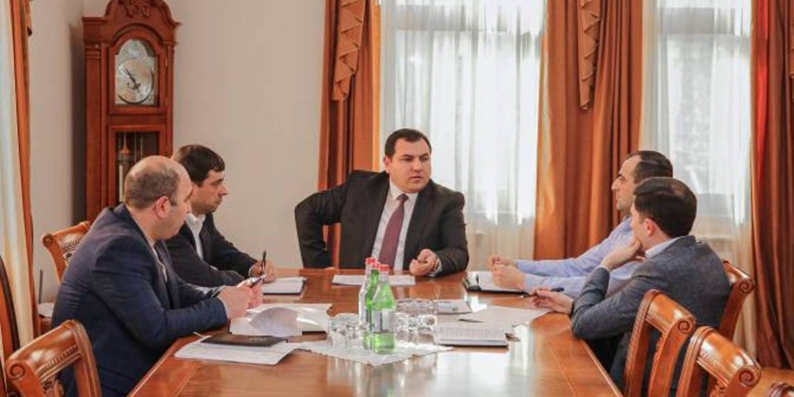 Госминистр Арцаха созвал совещание по вопросам организации перевозки гуманитарных грузов