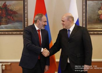 Премьер-министр Армении поздравил главу правительства РФ с Днем рождения