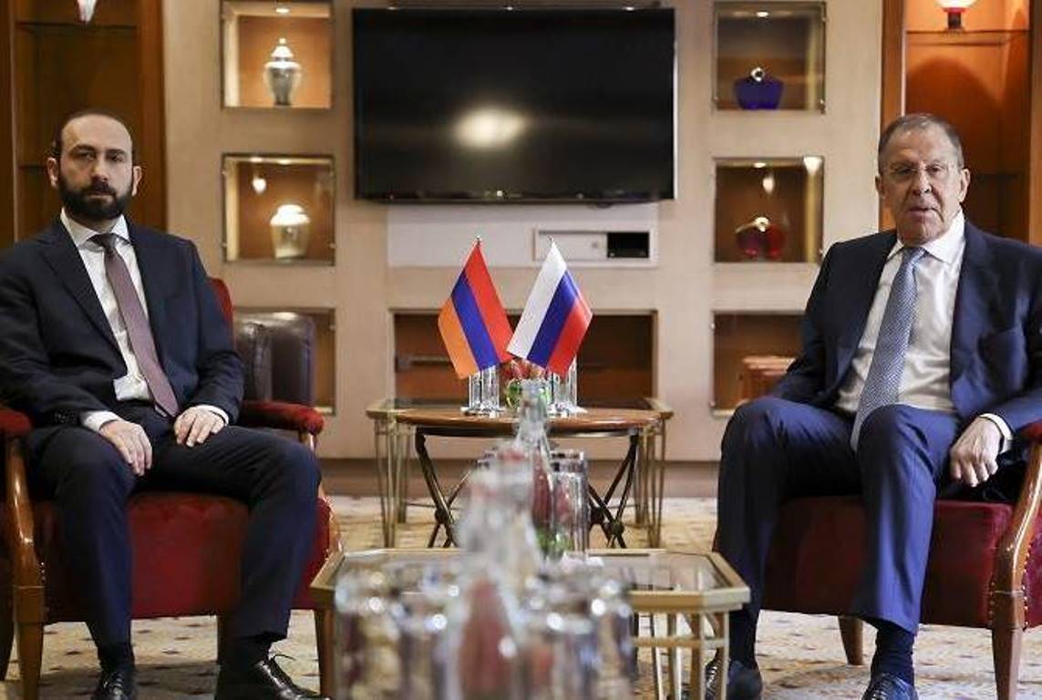 Главы МИД Армении и РФ подчеркнули необходимость разблокирования Лачинского коридора