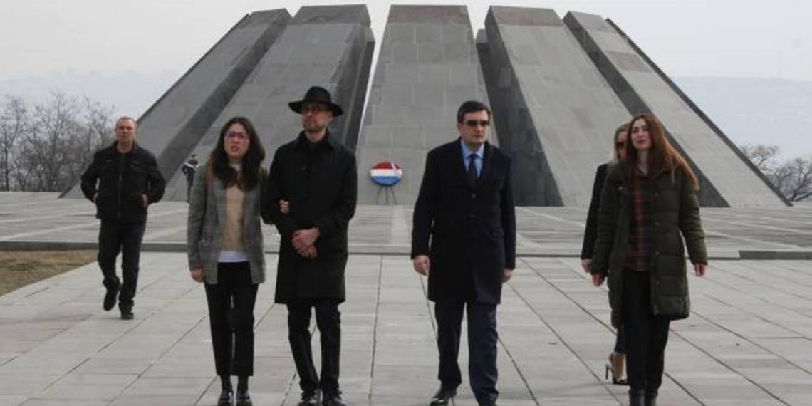 Новоназначенный посол Мексики в Армении посетил Мемориал жертв Геноцида армян