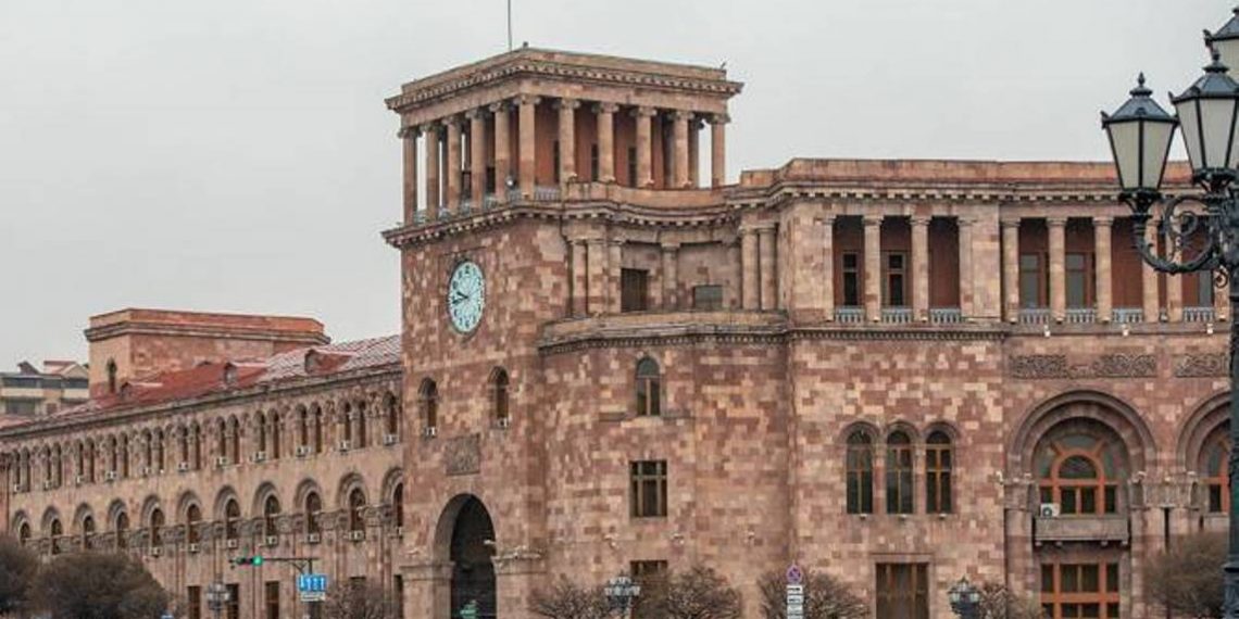 Слухи о скорой отставке Сурена Папикяна не соответствуют действительности. Аппарат премьер-министра Армении