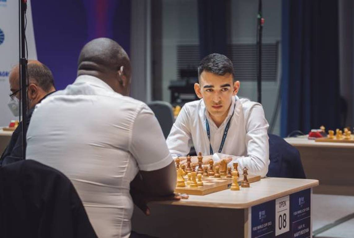 5 шахматистов Армении уступают лидеру чемпионата Европы всего пол-очка