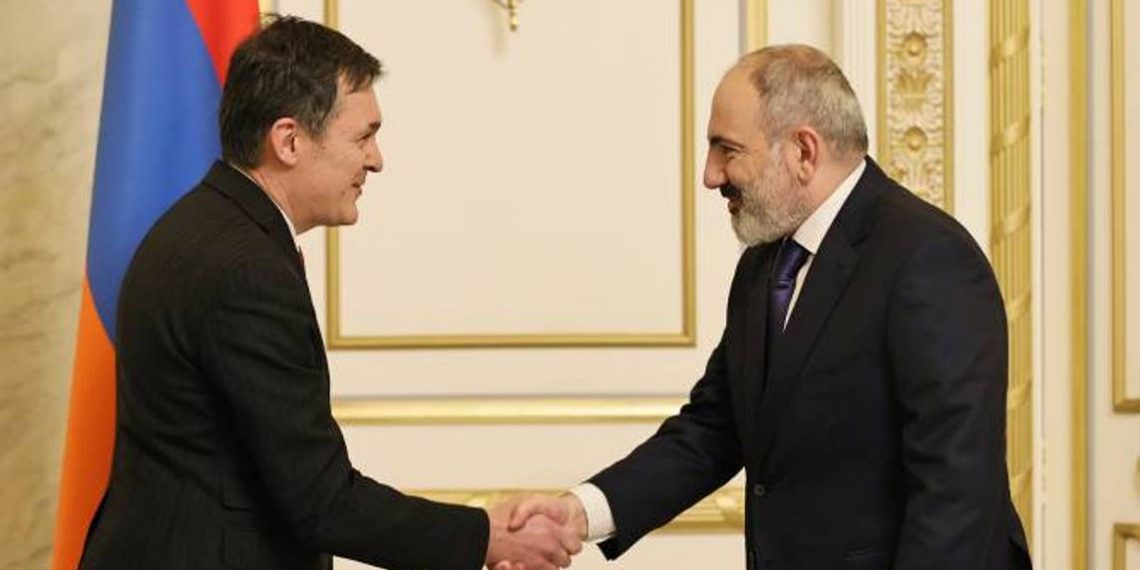 Премьер-министр Пашинян принял французского сопредседателя Минской группы ОБСЕ
