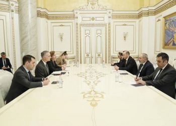 Премьер-министр Пашинян принял американского сопредседателя Минской группы ОБСЕ Луиса Боно