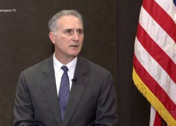 Мирный договор между Арменией и Азербайджаном должен включать также Нагорный Карабах: Луис Боно