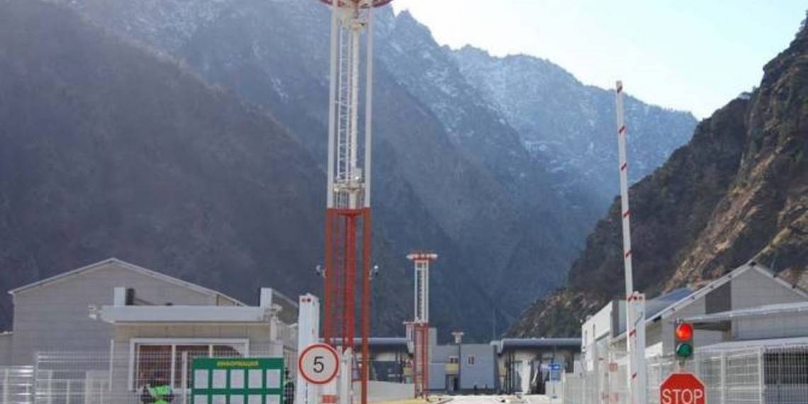 Автодорога Степанцминда-Ларс закрыта для всех видов транспортных средств