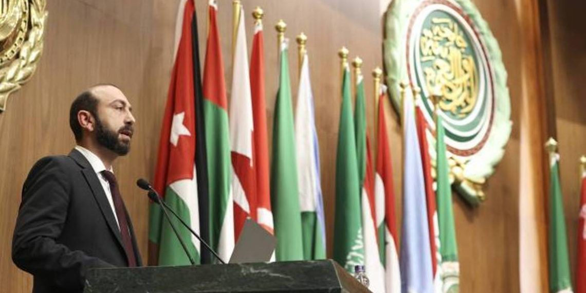 Армения отвергает применение силы или угрозы силой и пытается вести переговоры с конструктивных позиций: министр ИД