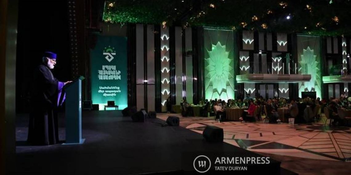 Сплочение потенциала нации стало императивом: послание Гарегина II участникам конференции «Будущее армянское»