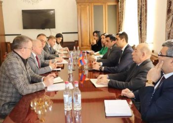 Губернатор Гегаркуникской области представил послу РФ последствия агрессии Азербайджана