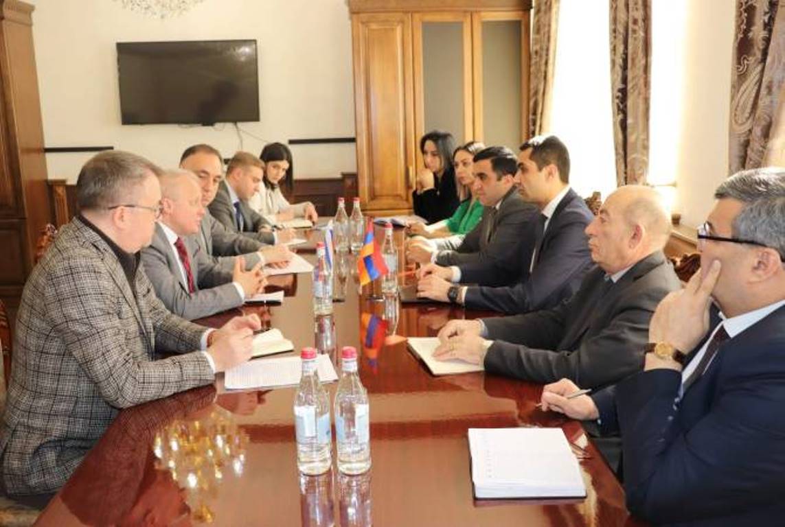 Губернатор Гегаркуникской области представил послу РФ последствия агрессии Азербайджана