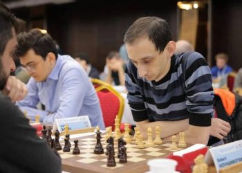 После 10-го тура чемпионата Европы по шахматам Роберт Ованнисян отстает от лидеров на одно очко