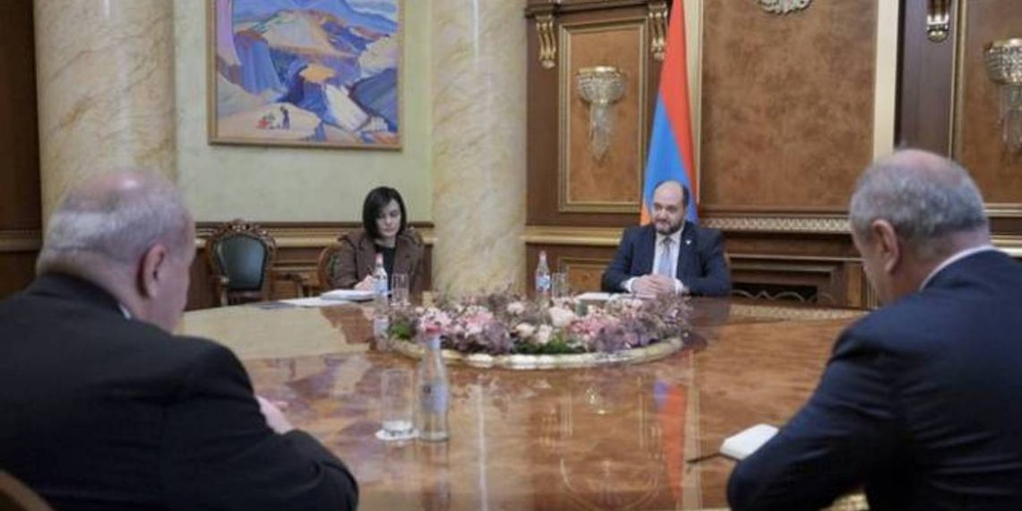 Глава Аппарата премьер-министра принял посла Грузии в Армении