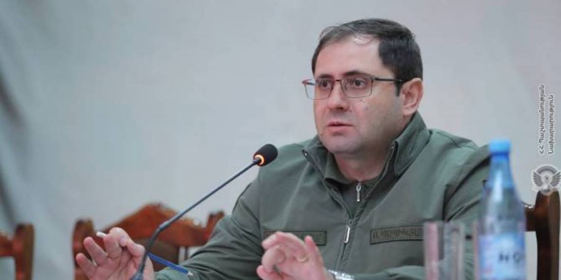 На данный момент скоплений ВС на границах Армении не зафиксировано: министр обороны