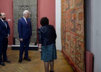 Президент Армении посетил Национальную картинную галерею и Музей истории