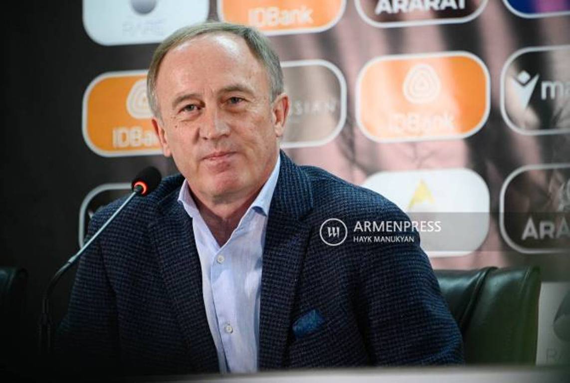 Генрих Мхитарян отказался от общения с новым главным тренером сборной Армении по футболу