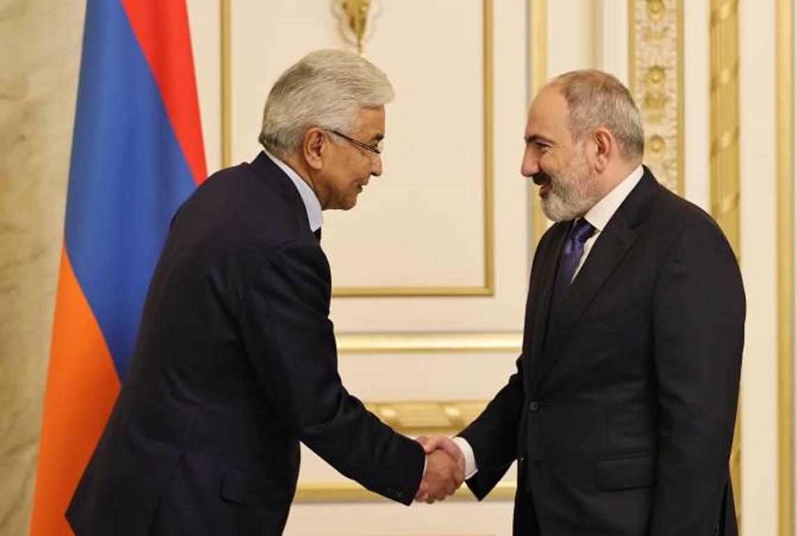 Премьер-министр Армении принял генерального секретаря ОДКБ