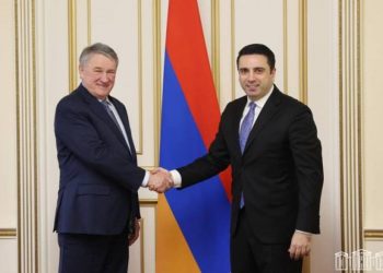 Ален Симонян принял зампредседателя Совета Федерации ФС РФ Юрия Воробьева