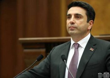 Власти Арцаха и Азербайджана пытаются найти какие-то грани для разговора: спикер НС Армении