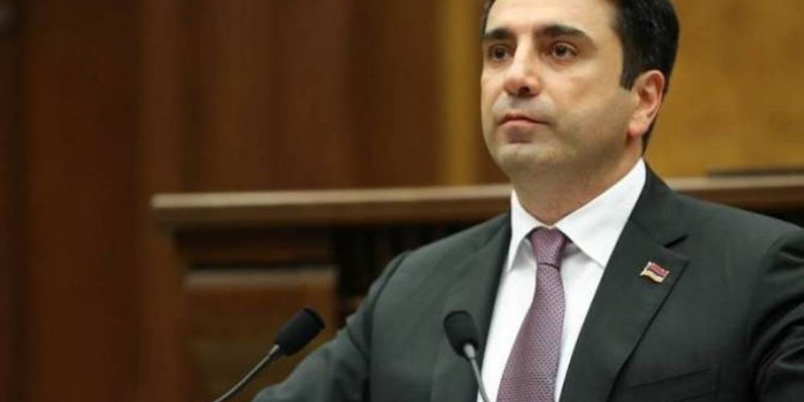 Власти Арцаха и Азербайджана пытаются найти какие-то грани для разговора: спикер НС Армении