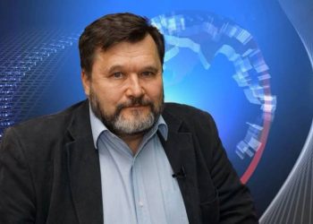 У российских миротворцев нет мандата на полицейские функции: Александр Крылов прокомментировал, почему миротворцы не открывают Лачинский коридор