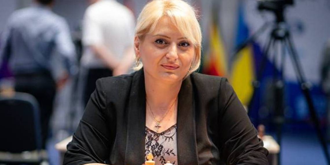 Элина Даниелян и Лилит Мкртчян уступают лидерам чемпионата Европы по шахматам всего пол-очка