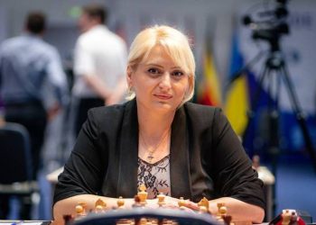 Элина Даниелян и Лилит Мкртчян уступают лидерам чемпионата Европы по шахматам всего пол-очка