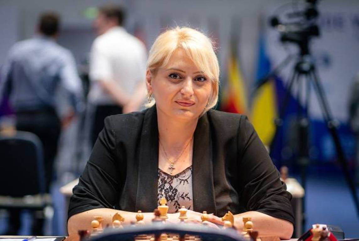 Элина Даниелян и Лилит Мкртчян уступают лидерам чемпионата Европы по шахматам всего пол-очка