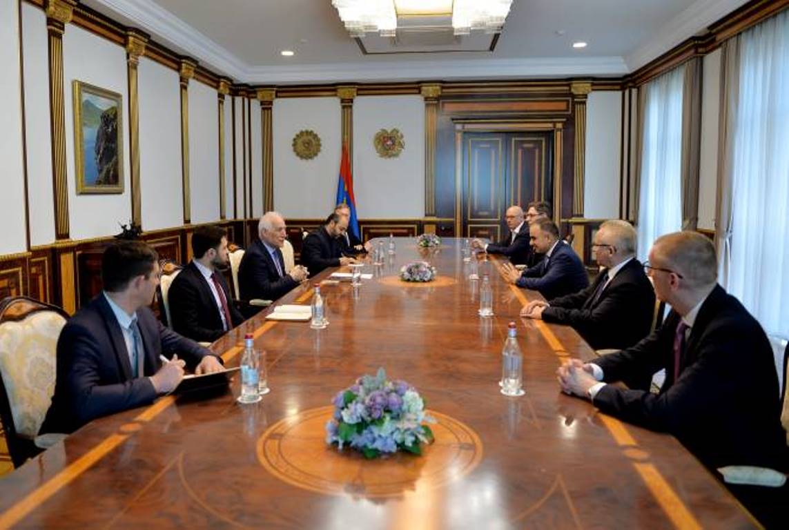 Президент Армении принял генерального директора Фондовой биржи Армении и членов Наблюдательного совета