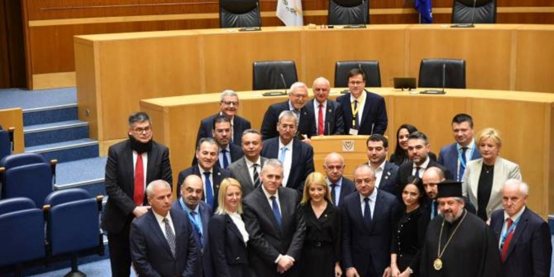 Армянские парламентарии в рамках визита в Кипр представили необходимость присутствия международной миссии в НК
