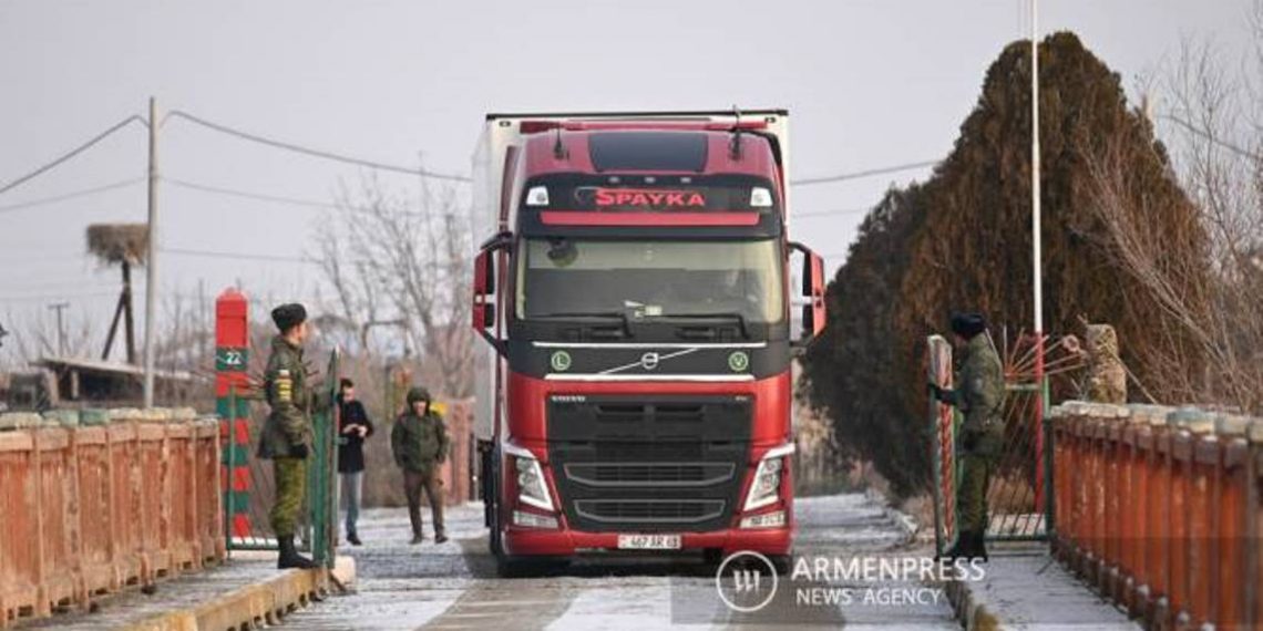 Армения и Турция договорились открыть границу для граждан третьих стран до начала туристического сезона: Мирзоян