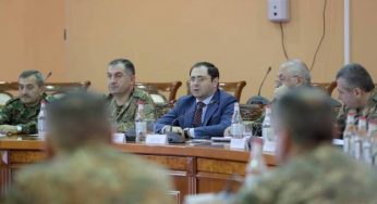 В административном комплексе Министерства обороны Армении начались трехдневные оперативные сборы руководства ВС Армении