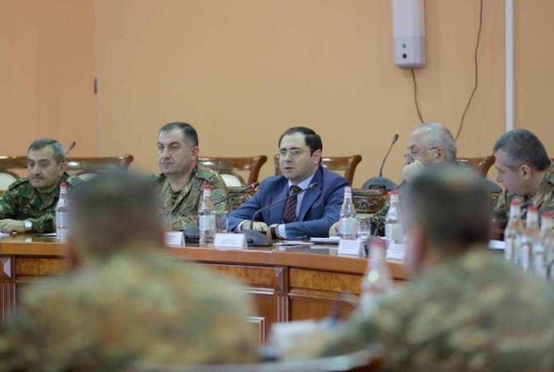 В административном комплексе Министерства обороны Армении начались трехдневные оперативные сборы руководства ВС Армении