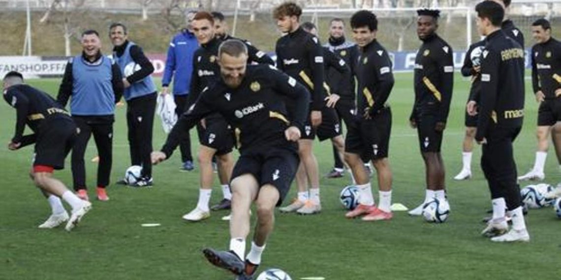 Сборная Армении готовится к матчу с Турцией