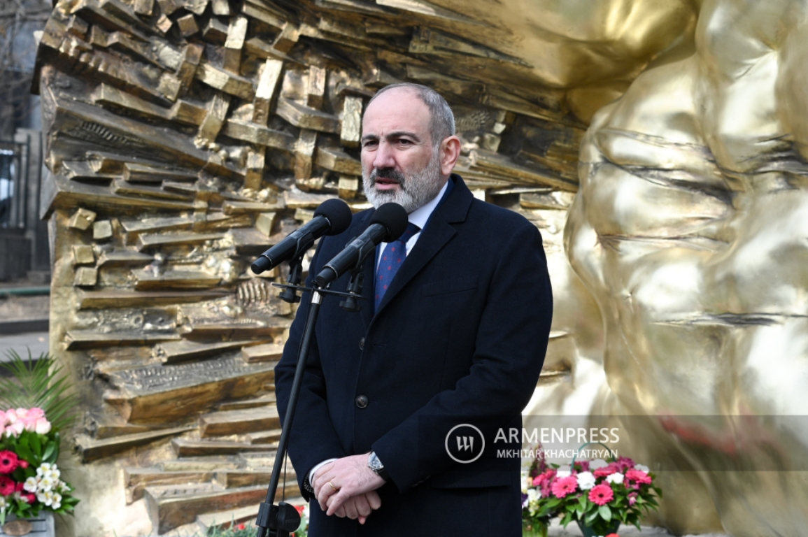 Никол Пашинян принял участие в открытии памятника, посвященного жертвам событий 1 марта