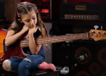 Юная бас-гитаристка Эллен Алавердян набирает большую популярность