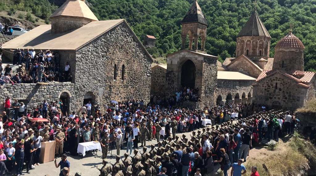 Дадиванк: служение в осаде